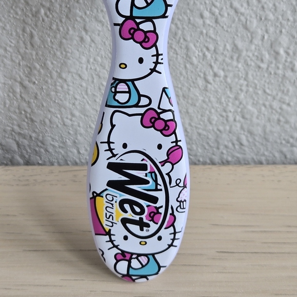 Hello Kitty x Wet Brush The Original Detangler (Under My Umbrella) - Picture 8 of 14